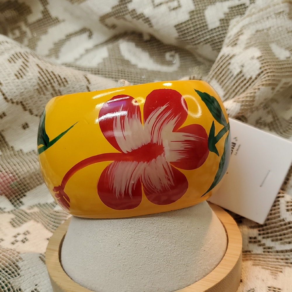NWT Hibiscus Floral Painted Yellow Bangle Bracelet By Fantasia